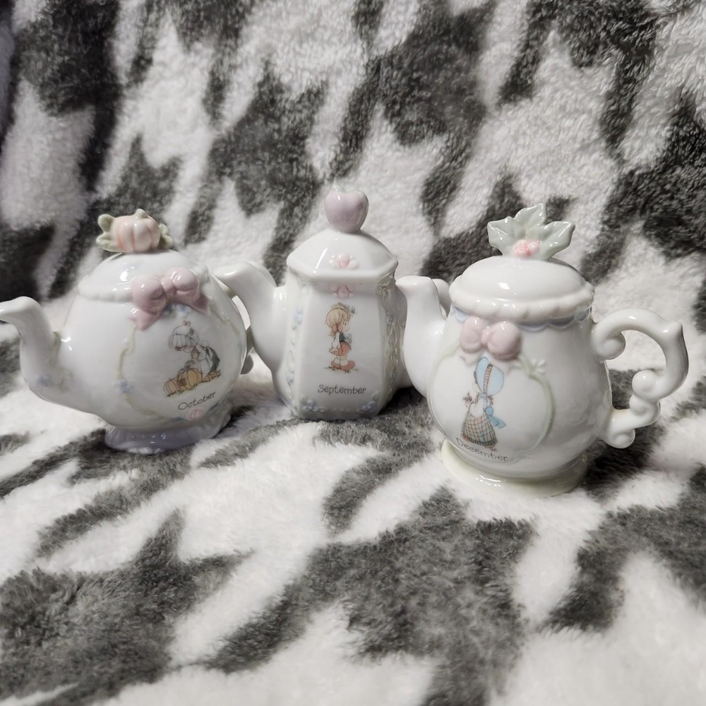 Vintage 1993’s Precious Moments Enesco ‘ Monthly Teapots Bundle